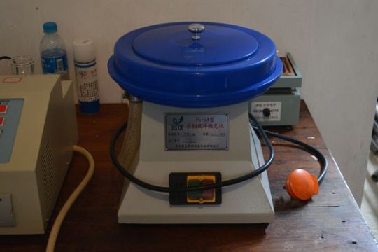 點(diǎn)擊查看詳細(xì)信息<br>標(biāo)題：Polishing machine 閱讀次數(shù)：1698